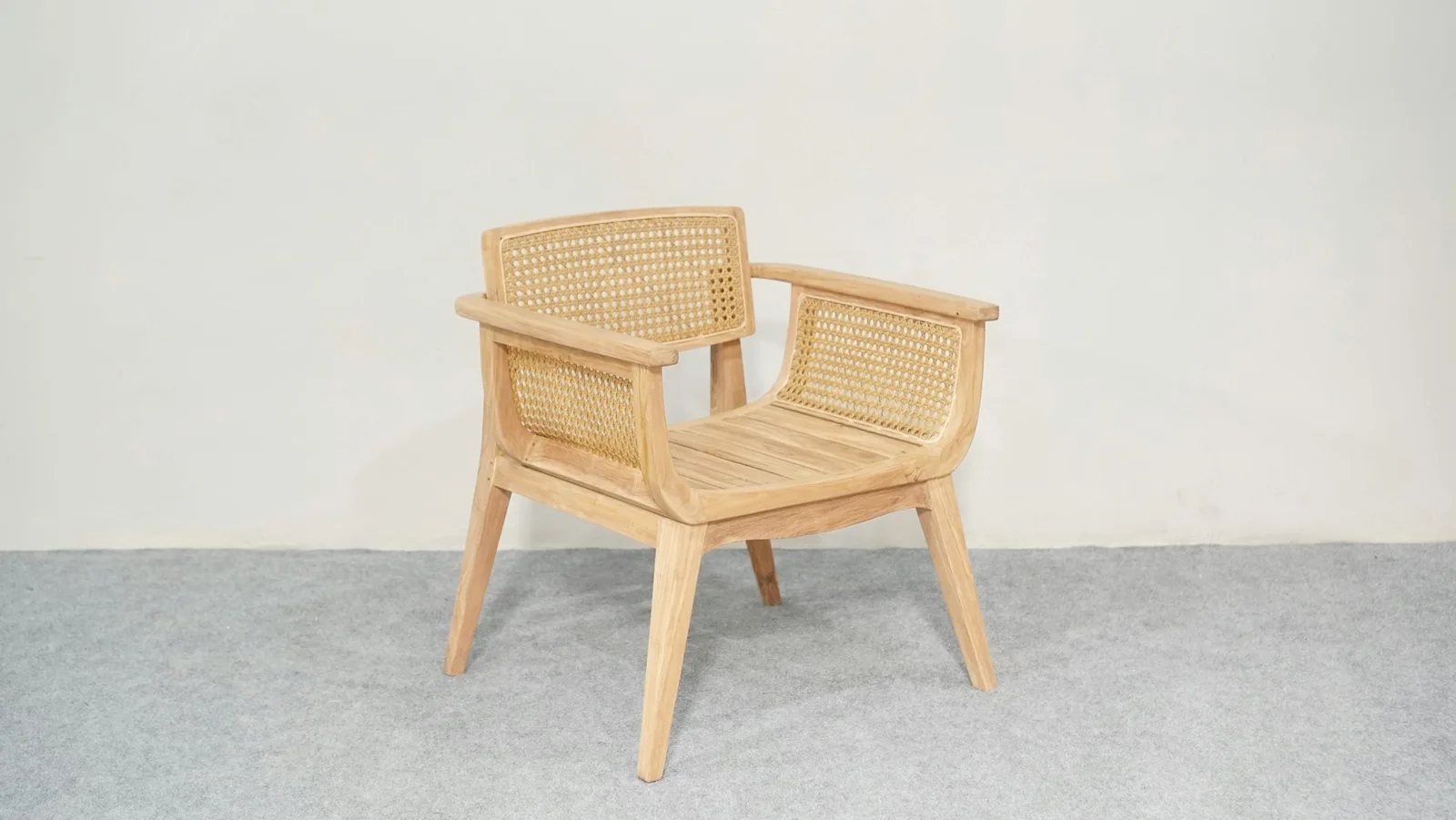 Anga Lounge Chair