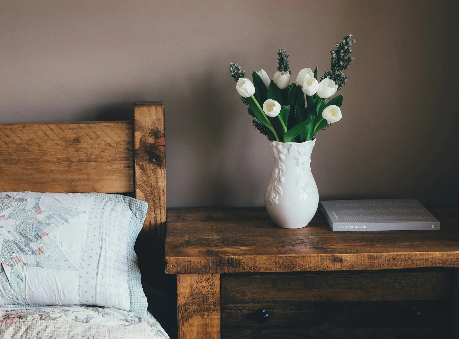 Nira Bedside Table